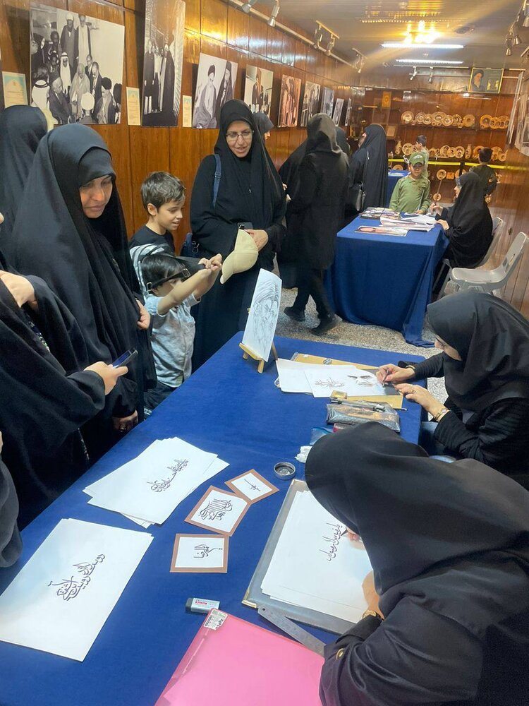 برپایی ورکشاپ فرهنگی، هنری خطاطی و سیاه قلم در نگارستان امام خمینی (ره)