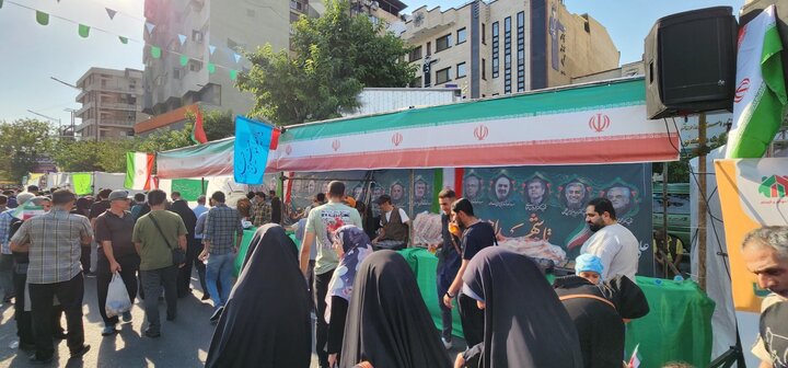 خدمت‌رسانی خادمان مردم در شهرداری منطقه ۷ به شرکت‌کنندگان در مراسم بزرگ عید غدیر