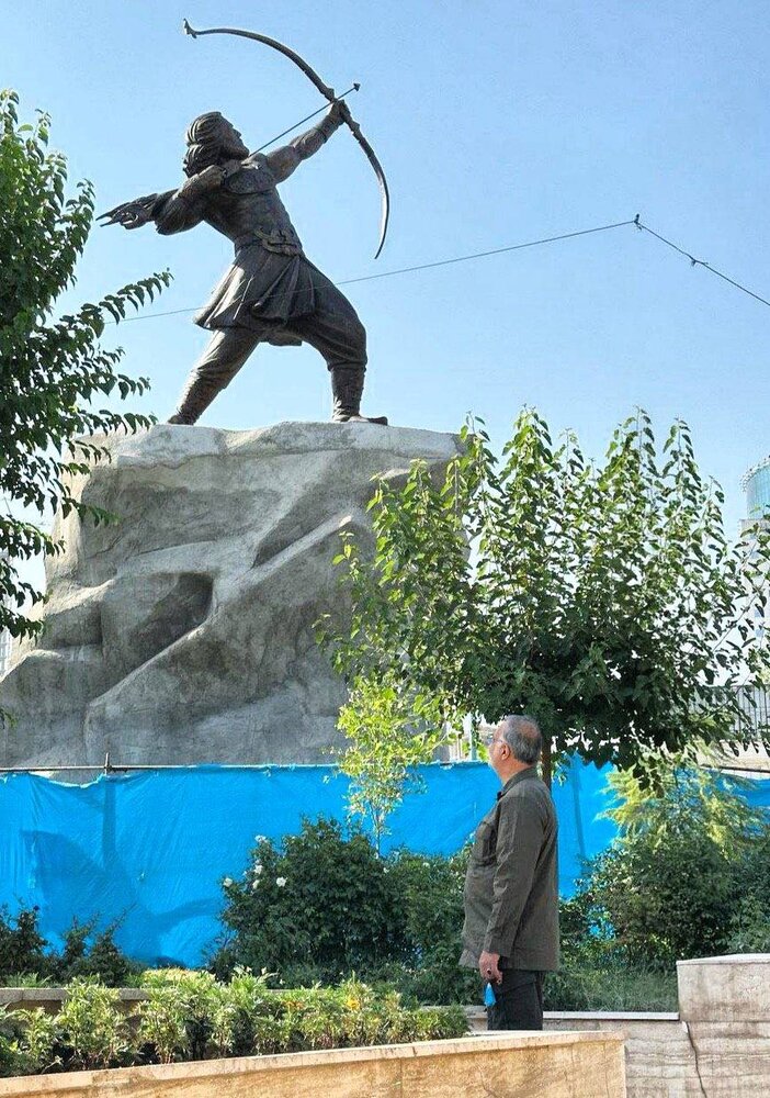 رونمایی از بزرگترین مجسمه برنزی ایران؛ برای آرشهایی که در برابر رژیم کودککش ایستادگی میکنند