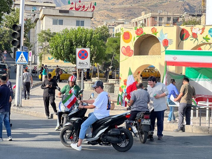 برپایی موکب "جانم فدای ایران" در میدان تجریش تهران 