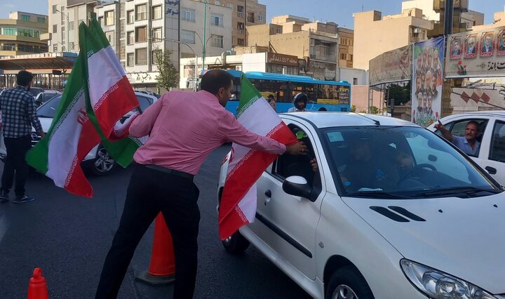 جلوه عزت ملی بر چهره معابر منطقه ۱۰