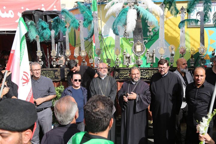 اتحاد ادیان در تشییع باشکوه پیکر شهدا / از موکب هنرمندان منطقه ۶ تا محکومیت جهانی جنایات صهیونیستی