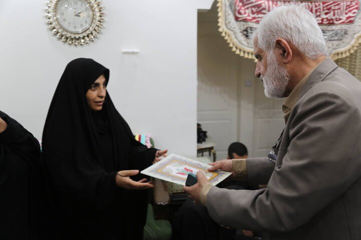 بازدید نایب رئیس شورای شهر و مسئول سازمان بسیج شهرداری تهران از خانواده‌های شهدای جنگ ۱۲ روزه در منطقه ۱۴