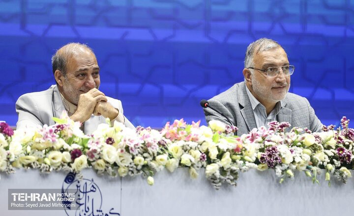 شهرداری تهران با تمام توان پای کار بازسازی است/ سازندگان بازوی جهادی شهر هستند