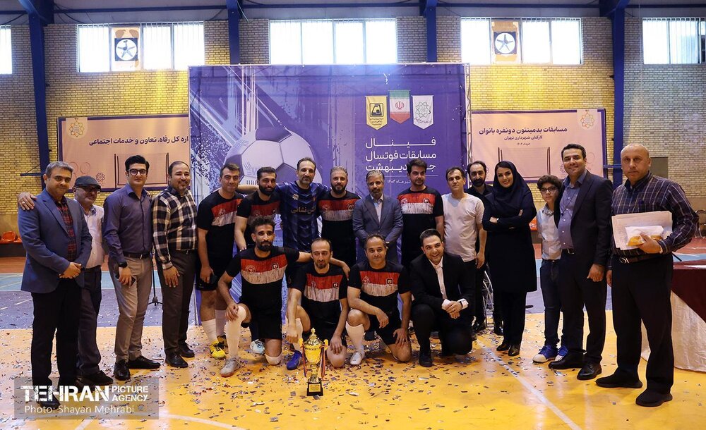 جام قهرمانی مسابقات اردیبهشت در دستان آتشنشانان/ فرار از شکست در دقایق پایانی و قهرمانی با استفاده از پل پنالتیها