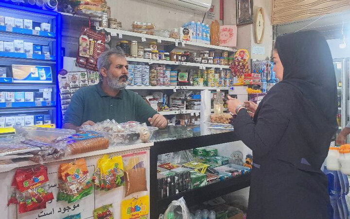 استمرار اجرای طرح بازآموزی تفکیک پسماند خشک در واحدهای تجاری منطقه ۲۰