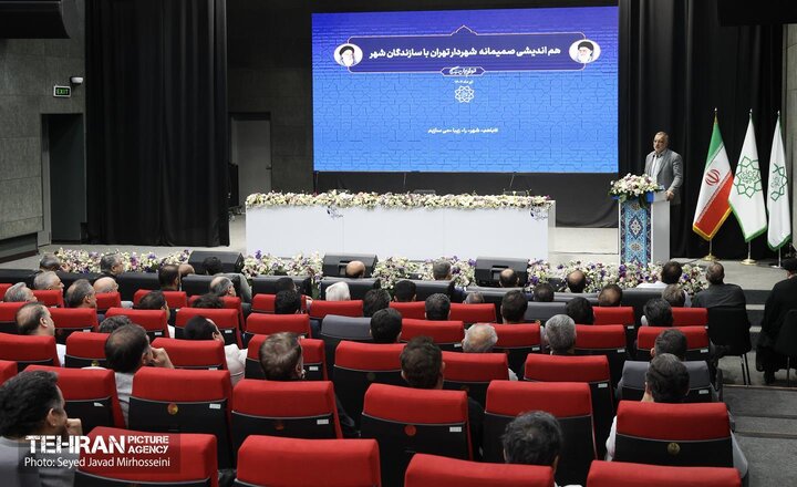 هم‌اندیشی  شهردار با سازندگان شهر