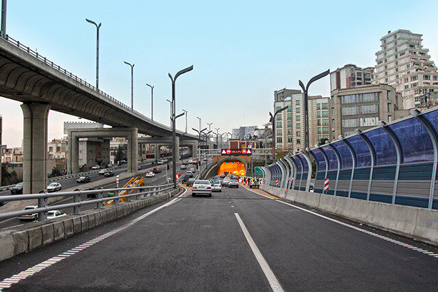 هر دو مسیر تونل توحید و مسیر شرق به غرب تونل نیایش و پل صدر امشب مسدود است 