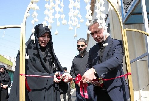 افتتاح نخستین بازارچه زنان سرپرست خانوار در میدان تره‌بار پیامبر منطقه ۵