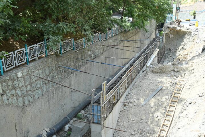 ایمن‌سازی و بازسازی کانال گلابدره با اجرای دیواره بتنی ۶ متری