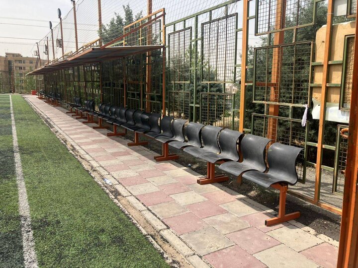 بازسازی و تجهیز زمین‌های چمن مصنوعی منطقه ۲۲