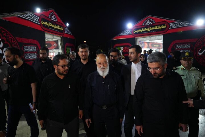 مهندس مهدی چمران از آیین «محرم شهر» بازدید کرد/ چمران: از ظرفیت «محرم شهر» باید در تبیین پیروزی ایران در دفاع مقدس ۱۲ روزه بهره برد