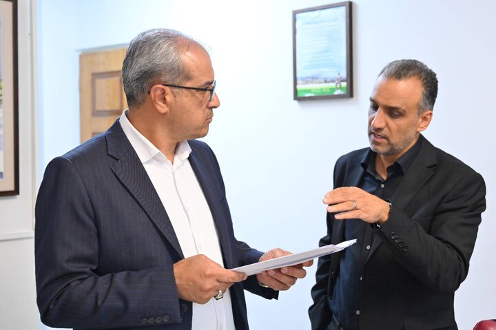 ترمیم کامل شیشه‌های آسیب دیده املاک منطقه یک در جنگ ۱۲ روزه