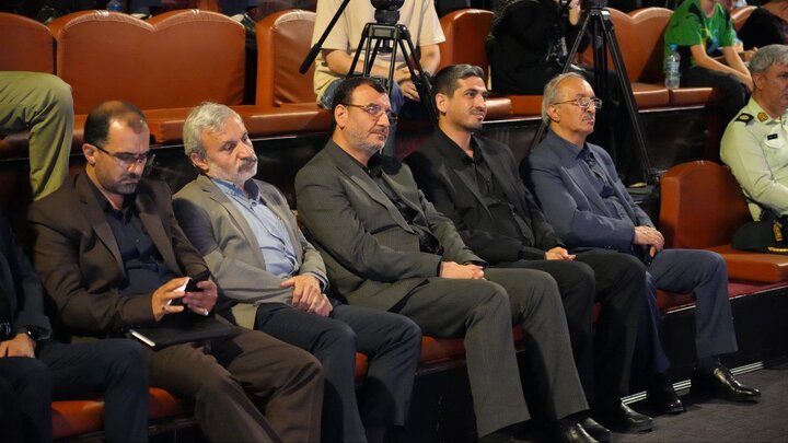 برگزاری آیین گلریزان نذر یاری با حضور خیرین مناطق ۲۲گانه در برج آزادی