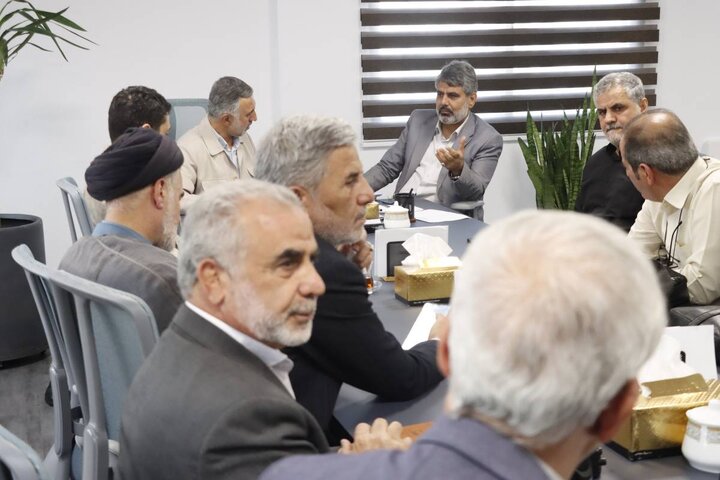 دیدار و گفتگوی نماینده مردم تهران در جلس با جمعی از اهالی و معتمدین محله شمیران‌نو
