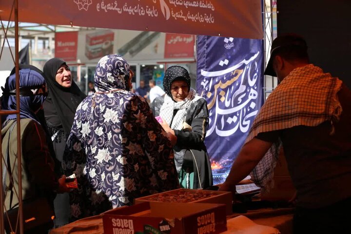 خدمات‌رسانی شرکت توسعه فضاهای فرهنگی به زوار اروپایی راهپیمایی اربعین در مرز بازرگان