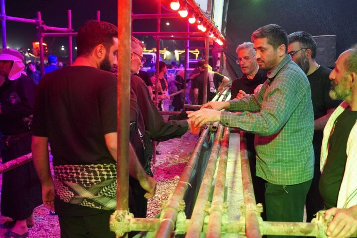راه اندازی غرفه مادر و کودک، هدیه‌های فرهنگی به دختران و پسران و خدمات‌رسانی با ویلچر به معلولین و سالمندان 