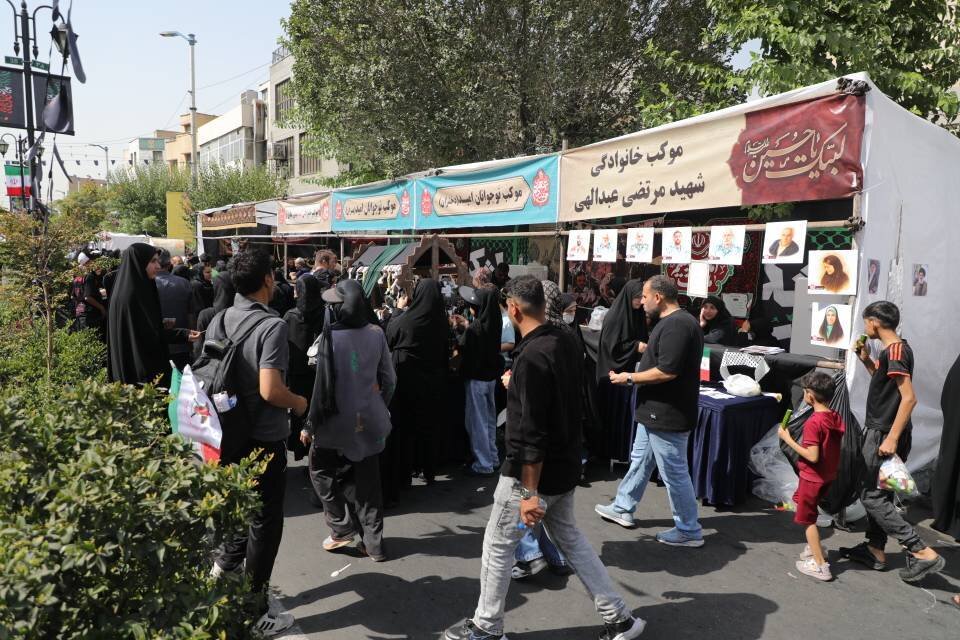 استقبال جاماندگان اربعین حسینی از موکب "در مسیر عاشقی" منطقه ۱۳