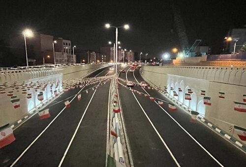 نورپردازی و فضاسازی در تقاطع غیرهمسطح بزرگراه شهید آبشناسان- جنت آباد