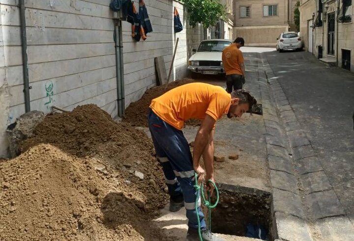 تسریع در صدور مجوزهای انشعابات فاضلاب در منطقه ۱۰