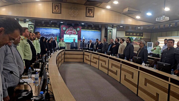 بررسی وضعیت ساماندهی دستفروشان در ایستگاه‌های مترو و بازار تجریش