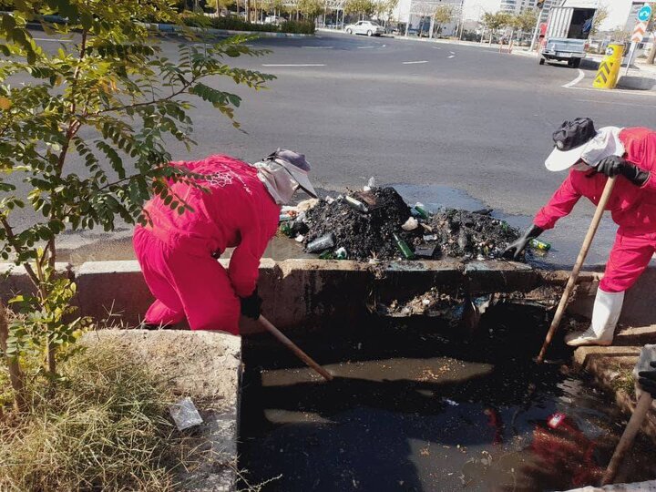 آغاز عملیات لایروبی مسیل‌ها و قنوات در محدوده بزرگراه آزادگان