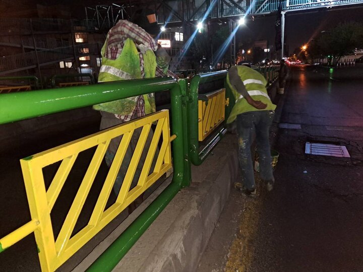 رنگ‌آمیزی گسترده نرده‌های مسیر BRT بزرگراه شهید سلیمانی