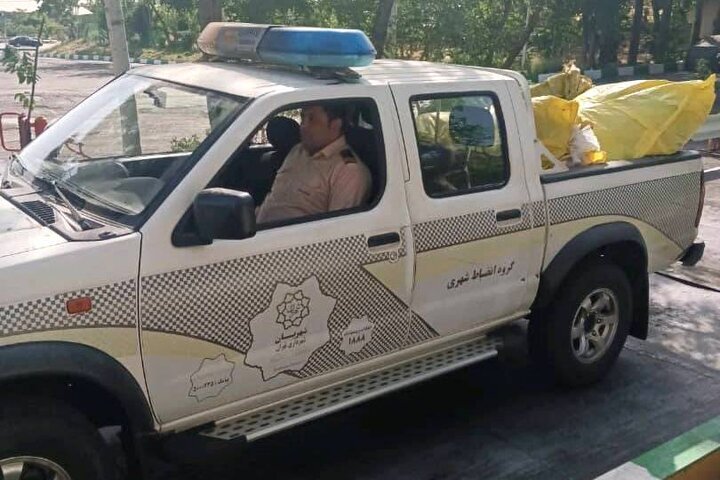  توقیف شبانه‌روزی خودروهای غیرمجاز جمع‌آوری پسماند خشک در منطقه ۸