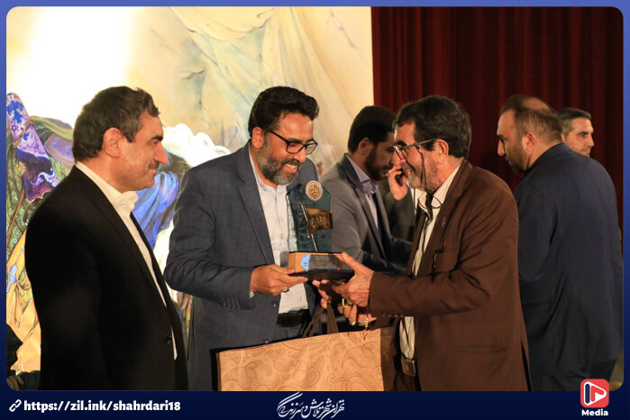 ارزیابی و داوری آثار ۶۰۰  شاعر داخلی و خارجی 