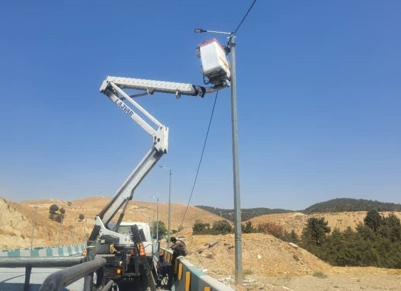 روشنایی و تعریض جاده لشگرک؛ گامی در ایمنسازی معابر شمال شرق تهران