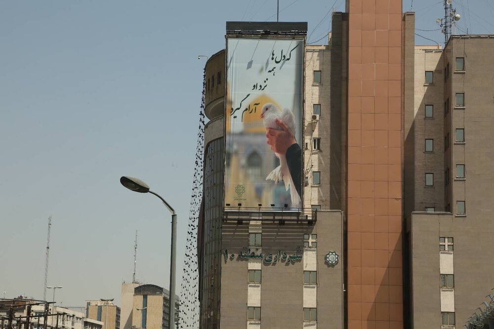 از «اقتدار ملی» تا «هفته وحدت»؛ اهتمام شهرداری منطقه ۱۰ در اکران دیوارنگارههای فرهنگی و مذهبی