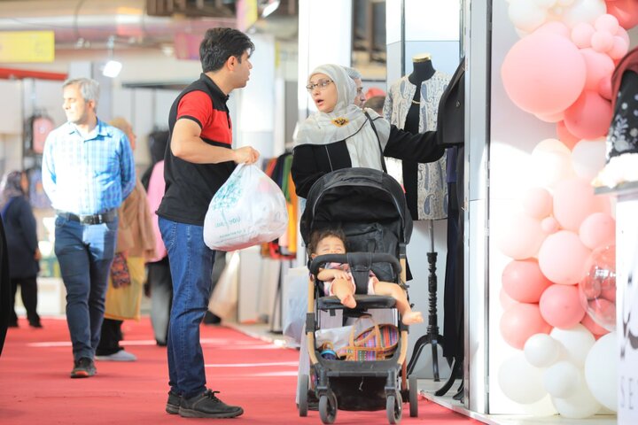 گشایش بزرگترین فضای فروش دست‌آفریده‌های زنان سرپرست خانوار