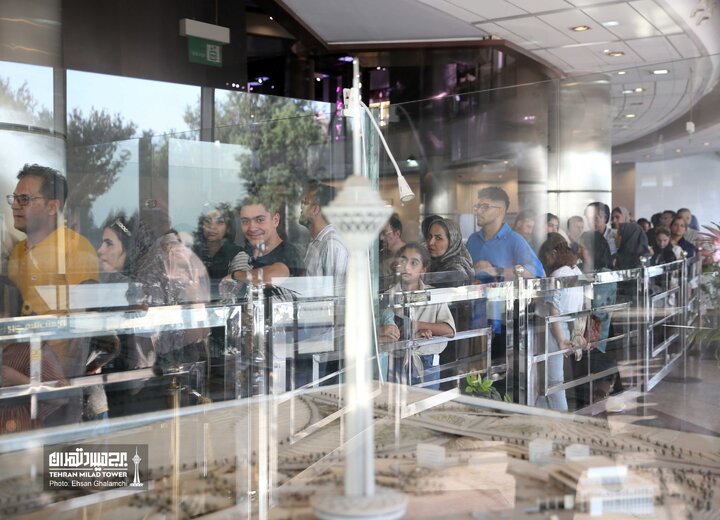 استقبال بیش از ۲۰ هزار نفری مسافران پایتخت از جشنواره تخفیف‌های برج میلاد
