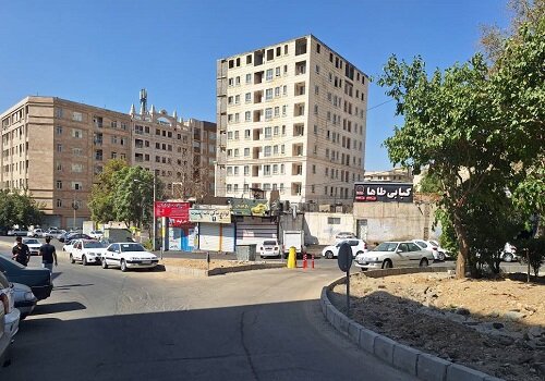 اجرای رفیوژ میانی در خیابان ناطق نوری محله باغ فیض