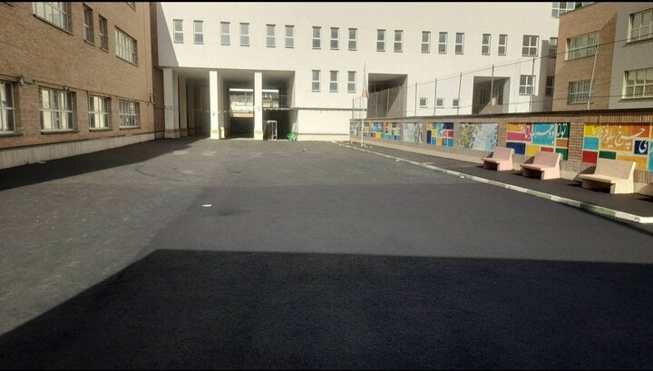 نوسازی ۸۱۰۰ مترمربع آسفالت محوطه مدارس شمال غرب تهران