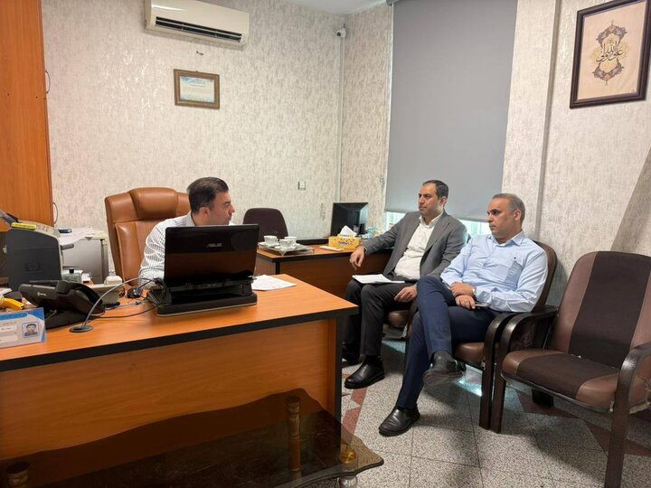  تاکید بر سرعت و کیفیت خدمات رسانی به شهروندان در بازدید معاون شهرسازی و معماری منطقه ۲۱ از دفاتر الکترونیک شهر