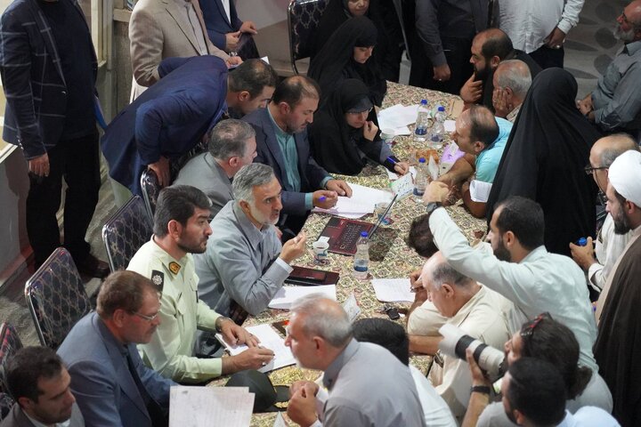 برگزاری میز خدمت در مسجد حضرت محمد (ص) منطقه ۱۴ تهران