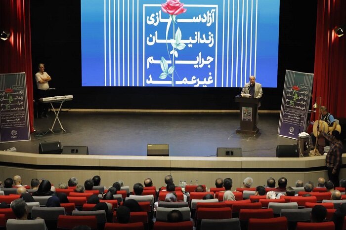 تعهد خیرین و ورزشکاران برای آزادی زندانیان جرایم غیرعمد در گلریزانی به میزبانی منطقه ۱۶