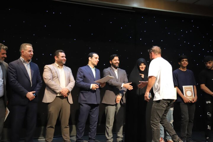 تجلیل از ۲۲ ورزشکار مدال‌آور منطقه ۷ در مسابقات قهرمان شهر۳