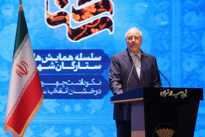 استعمار ذهن مهم‌ترین اقدام دشمنان در عصر جدید/ابزار مبارزه با استعمار قدرت نیست بلکه تصمیم و اراده آگاهانه ملت‌هاست