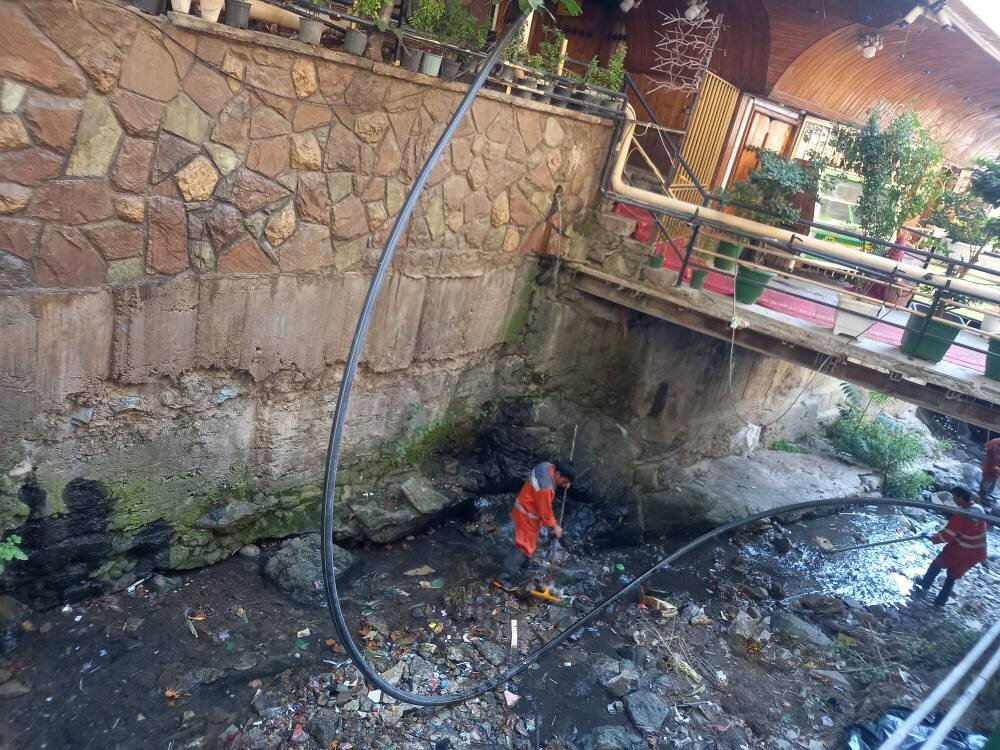 اجرای طرحهای پاکسازی رودخانهها و محورهای کوهستانی منطقه یک