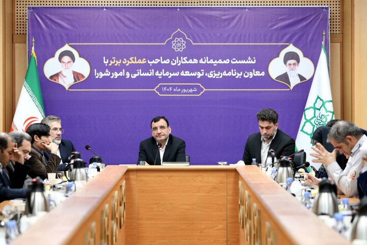 تقدیر از عملکردهای برتر گامی برای ارتقاء انگیزه و خلاقیت کارکنان