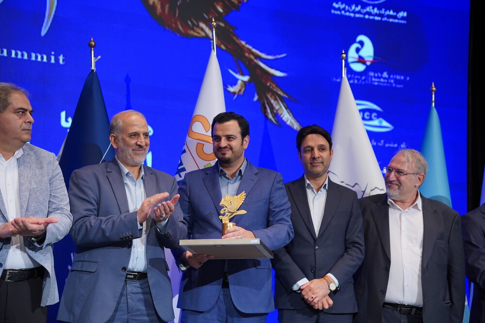 دستاوردی تازه برای اقتصاد شهری تهران؛ باملند نشان برتر انتخاب ملی را کسب کرد