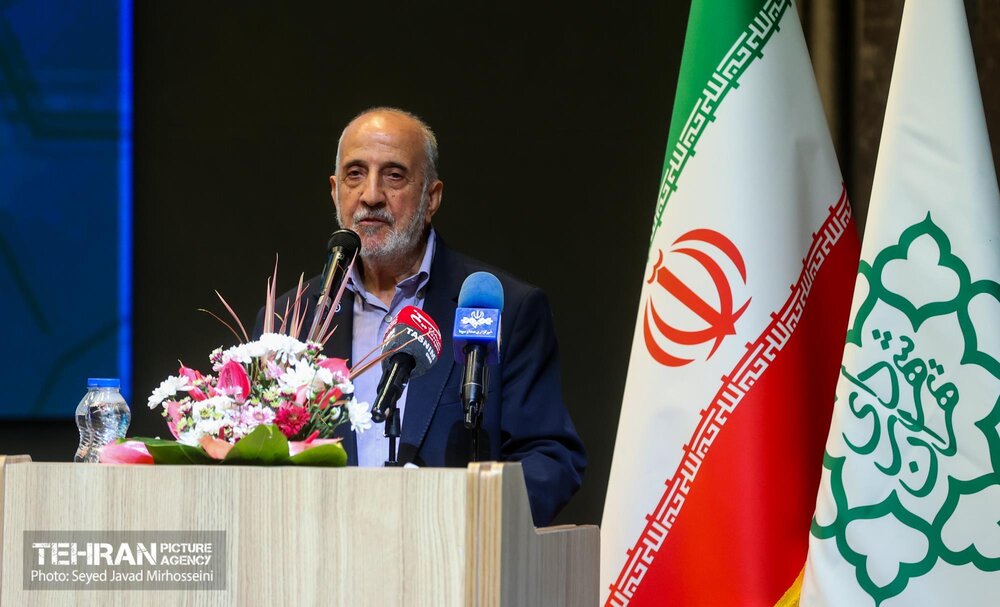 آیین تقدیر از چهار دهه خدمات علی محمد مختاری