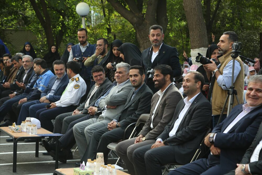 نواخته شدن زنگ مهر و آغاز پایش هوشمند ترافیک در منطقه ۱۰ همزمان با شروع سال تحصیلی