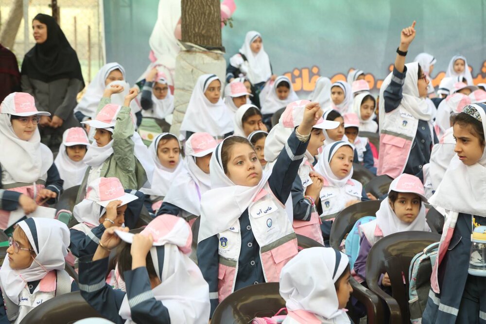 نواخته شدن زنگ مهر و آغاز پایش هوشمند ترافیک در منطقه ۱۰ همزمان با شروع سال تحصیلی