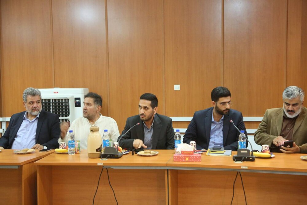 بازدید میدانی شهردار منطقه ۱۰ از محله جی؛ پیگیری مصوبات، بررسی نهرسازیها و شنیدن مستقیم دغدغههای شهروندان