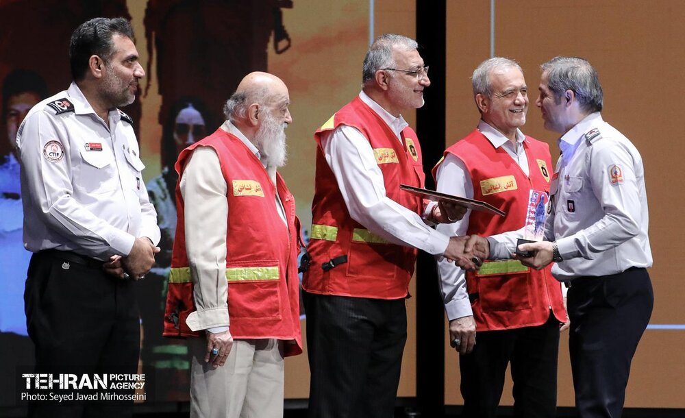 مراسم گرامیداشت روز آتش‌نشان