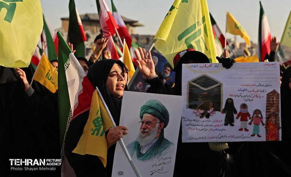 برگزاری بزرگداشت سالگرد شهادت فرماندهان مقاومت در میدان امام حسین(ع)