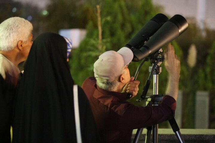 رصد پاییزی ماه و زحل در گنبد مینا